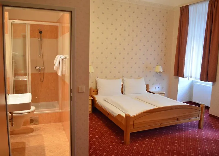 Walzerstadt Bed and Breakfast 3*