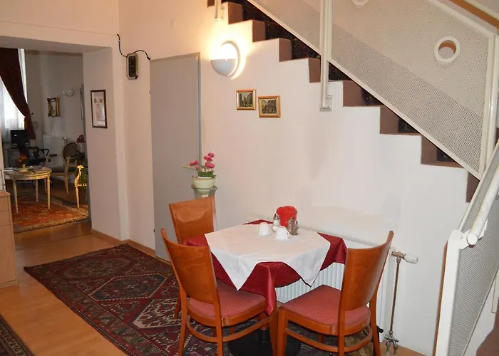 Walzerstadt Bed and Breakfast
