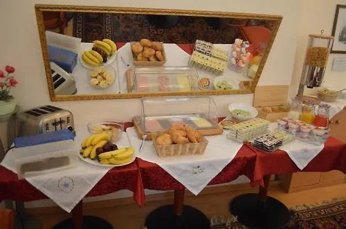 Bed and Breakfast Walzerstadt 3*