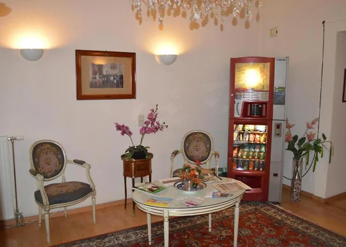 Walzerstadt Bed and Breakfast 3*